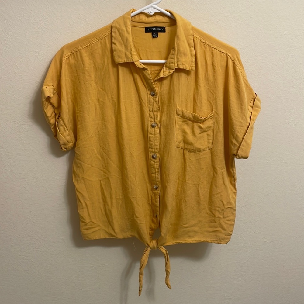 Large Yellow Style Envy Button-Up with Tie